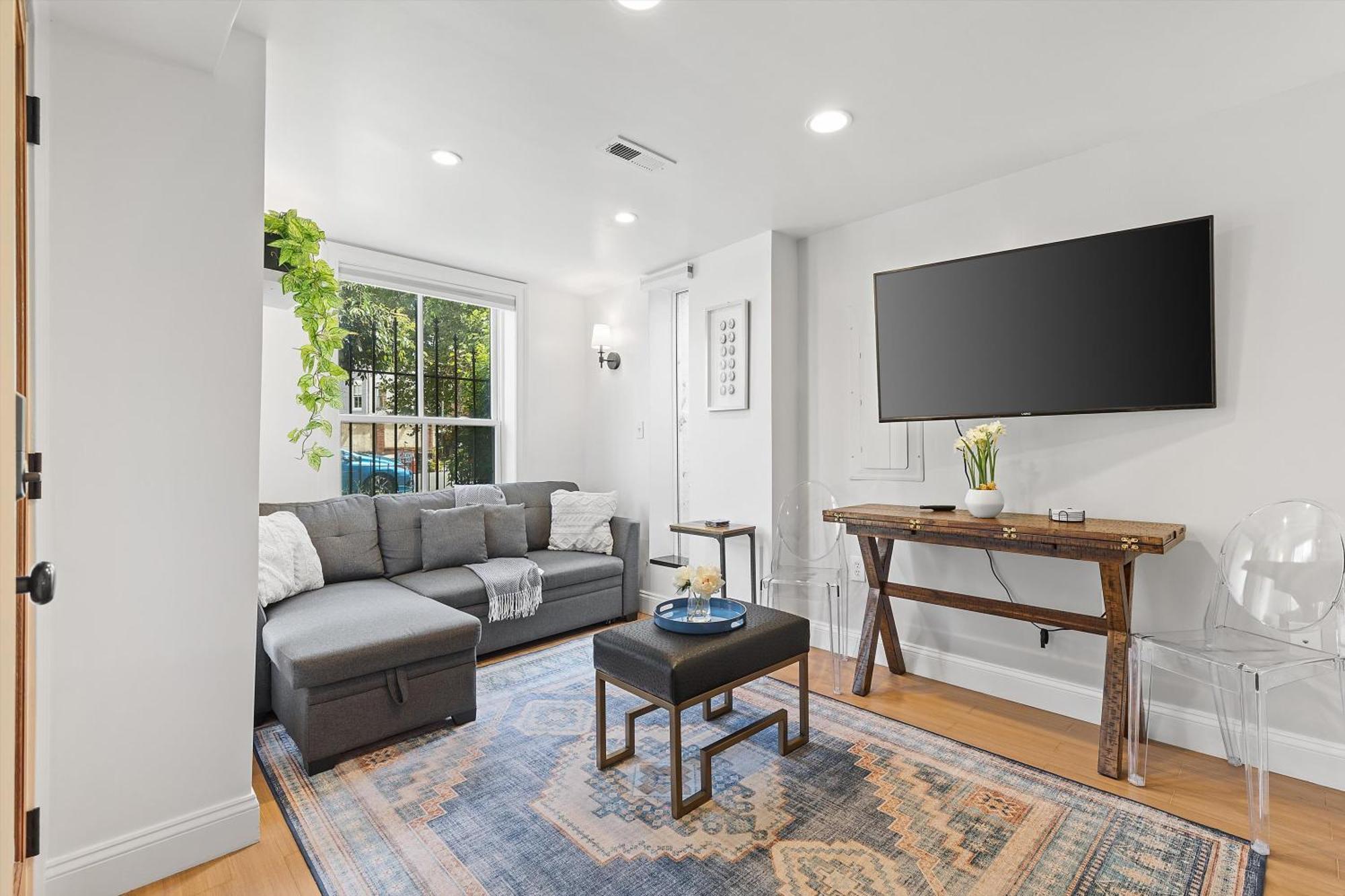 Sweet 2-br Retreat By Capitol Hill