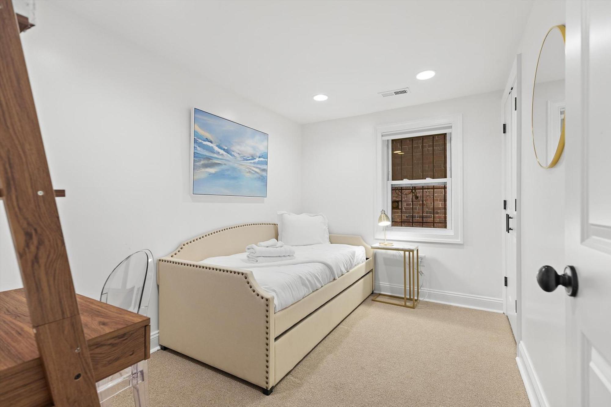 Apartment Sweet 2-br Retreat By Capitol Hill