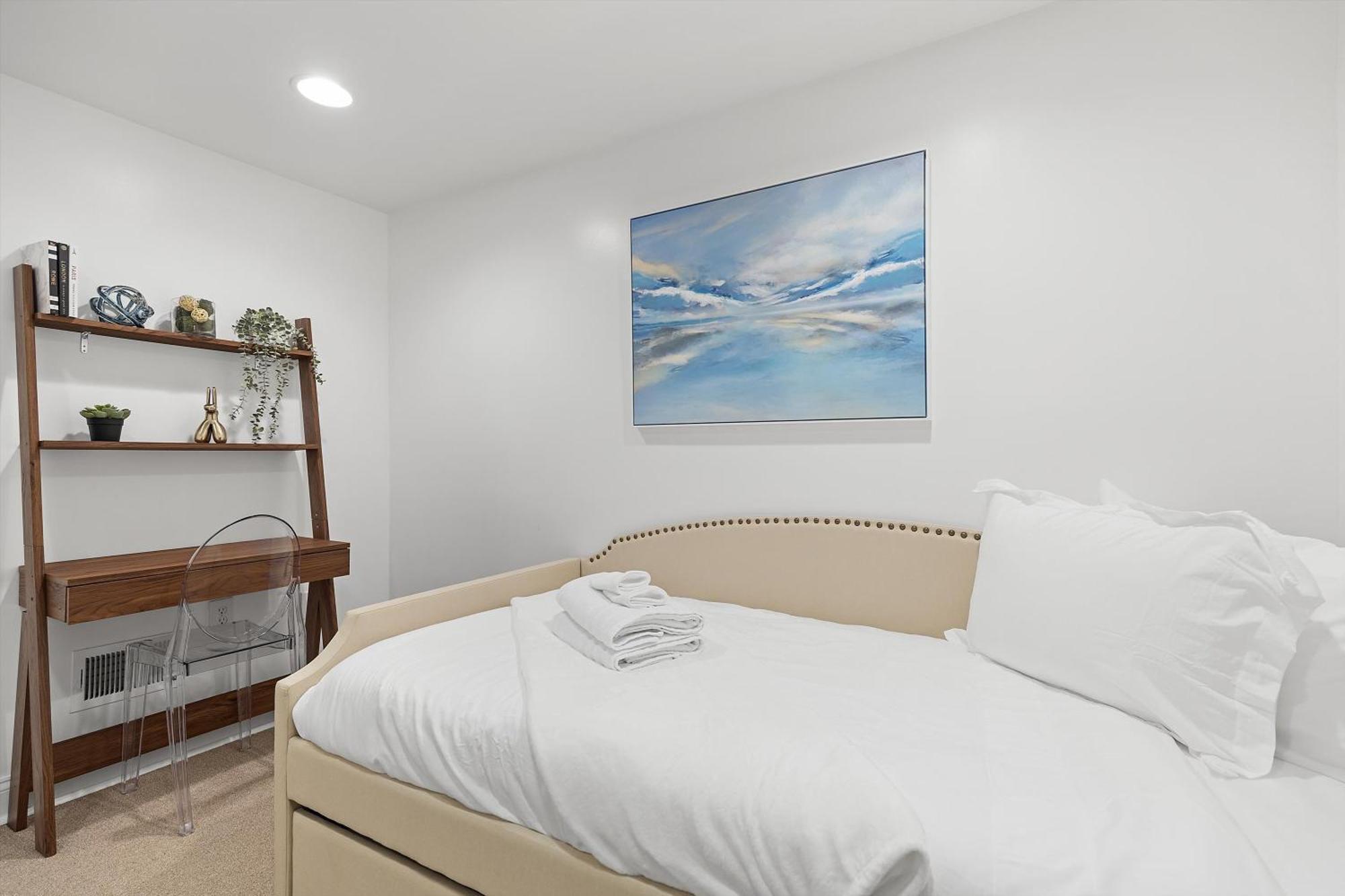 Sweet 2-br Retreat By Capitol Hill